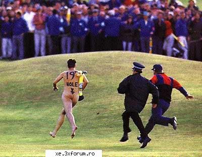 aici postatzi imagini funyy ass hole!!!