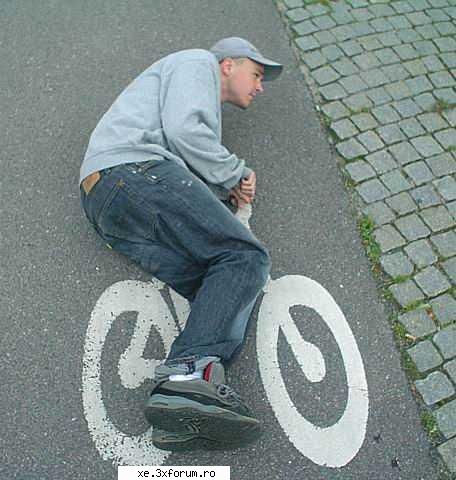 aici postatzi imagini funyy loooool